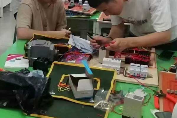 郑州电工培训班（维修电工班） - 郑州发达技术学校