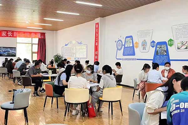 学校图片.jpg