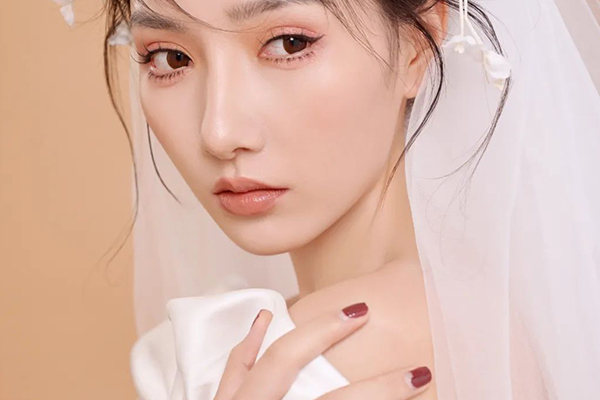 郑州学化妆师年龄多大合适